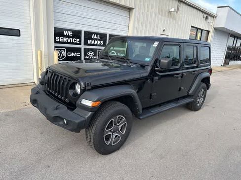 Used 2022 Jeep Wrangler Unlimited Sport AWD/4WD image 11