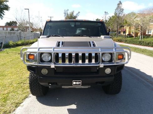 Used 2005 HUMMER H2 SUT w/ Preferred Equipment Group AWD/4WD image 3