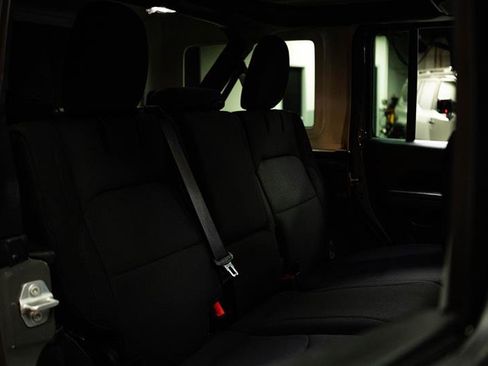 Used 2023 Jeep Wrangler Unlimited AWD/4WD image 11