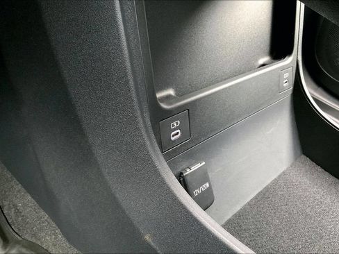 Used 2025 Subaru Solterra AWD/4WD image 15