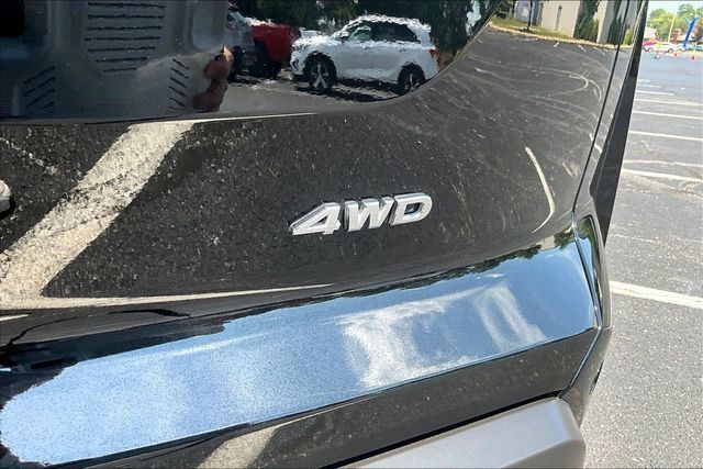 Used 2025 Nissan Pathfinder SV AWD/4WD image 24