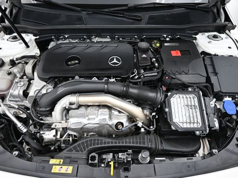 Used 2025 Mercedes-Benz CLA 250 image 7