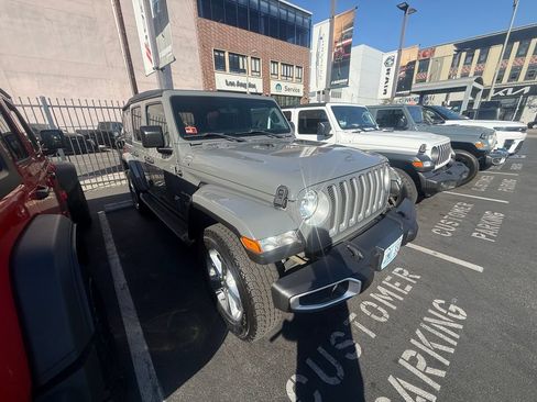 Used 2018 Jeep Wrangler Unlimited Sahara AWD/4WD image 1