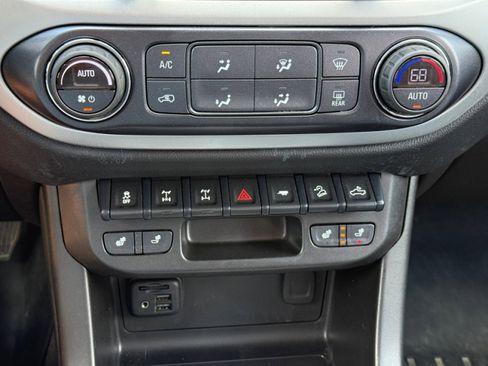 Used 2021 Chevrolet Colorado ZR2 image 29