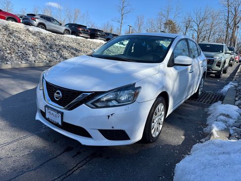 Used 2016 Nissan Sentra SV image 3