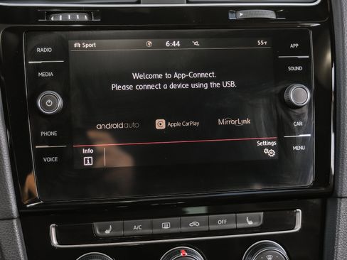 Used 2020 Volkswagen GTI SE image 27