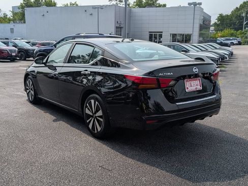 Used 2022 Nissan Altima 2.5 SV FWD image 5