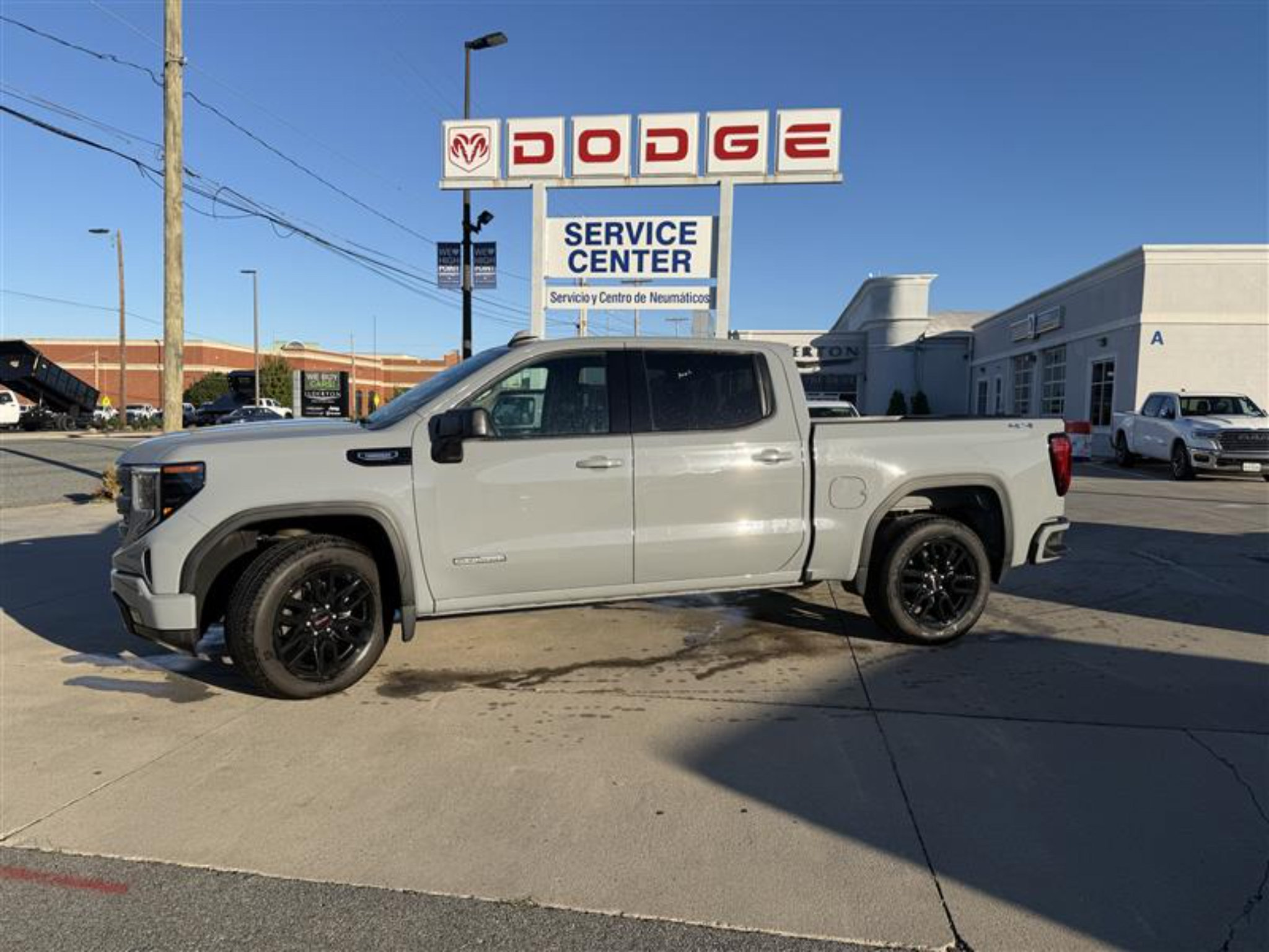 Used 2024 GMC Sierra 1500 Elevation AWD/4WD image 11
