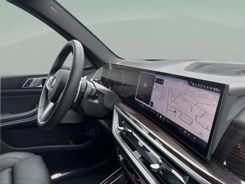 Used 2026 BMW X5 xDrive50e w/ M Sport Package image 26