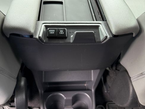 Used 2023 Toyota Sienna XLE image 12