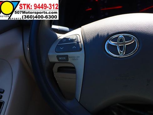 Used 2009 Toyota Camry XLE FWD image 17
