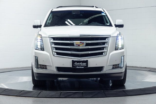 Used 2018 Cadillac Escalade Premium Luxury AWD/4WD image 5