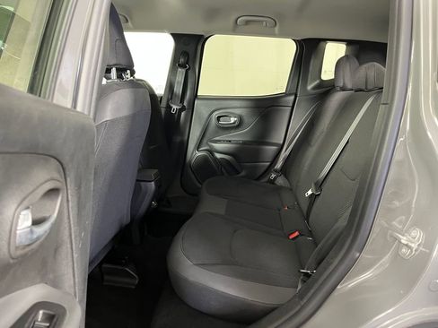Used 2019 Jeep Renegade Altitude w/ Quick Order Package 2XM AWD/4WD image 13