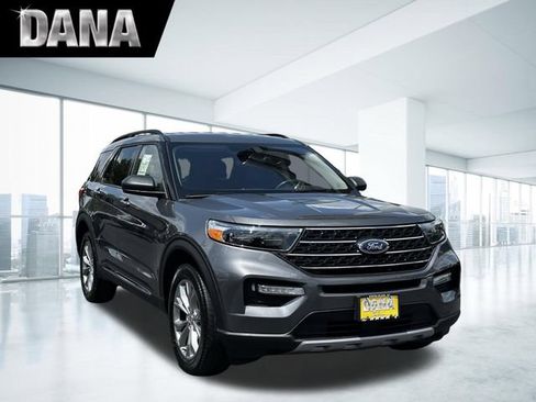 Certified 2023 Ford Explorer XLT w/ Equipment Group 202A AWD/4WD image 1
