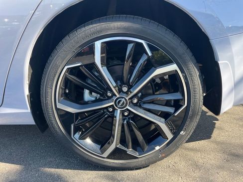 New 2025 Nissan Altima 2.5 SR image 10