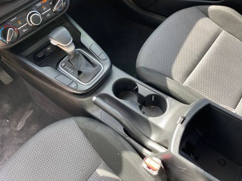 Used 2025 Kia Soul LX FWD image 9