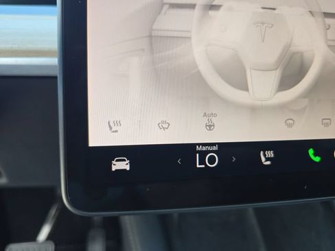 Used 2023 Tesla Model Y Long Range AWD/4WD image 22