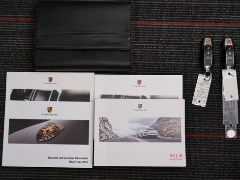 Used 2016 Porsche 911 R RWD image 21
