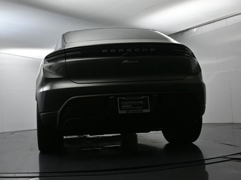 Certified 2025 Porsche Macan Electric image 48