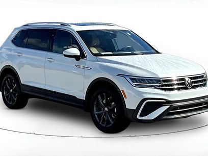 Certified 2023 Volkswagen Tiguan SE w/ Panoramic Sunroof Package