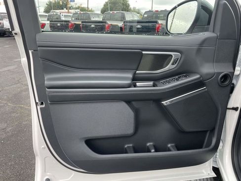 New 2025 Ford Expedition Max Platinum w/ Stealth Appearance Package image 15