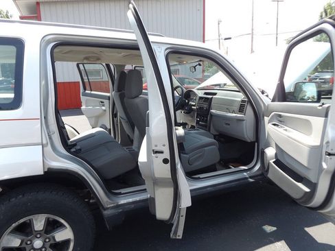 Used 2008 Jeep Liberty Sport AWD/4WD image 18