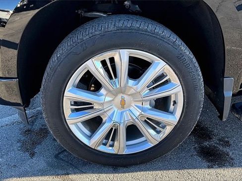 Used 2024 Chevrolet Silverado 1500 High Country w/ Technology Package image 35