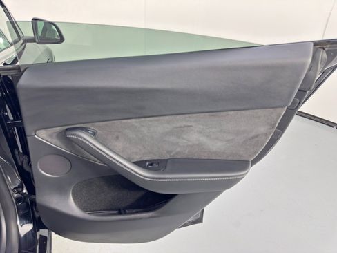 Used 2022 Tesla Model Y Performance image 45