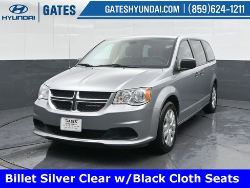 Used 2019 Dodge Grand Caravan SE w/ UConnect Hands-Free Group image 6