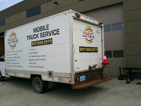 Used 2017 Chevrolet Express 3500 Extended image 5