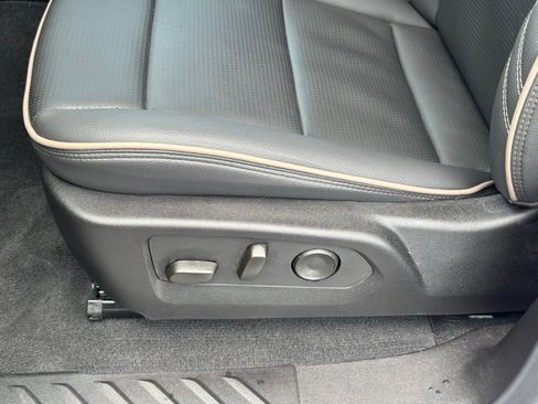 Used 2026 GMC Canyon Denali AWD/4WD image 16