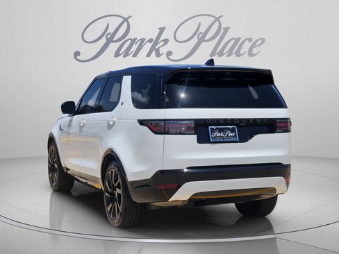Used 2024 Land Rover Discovery Dynamic SE AWD/4WD image 5