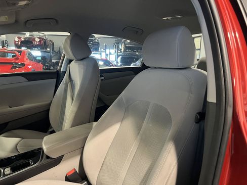 Used 2018 Hyundai Sonata SE FWD image 11