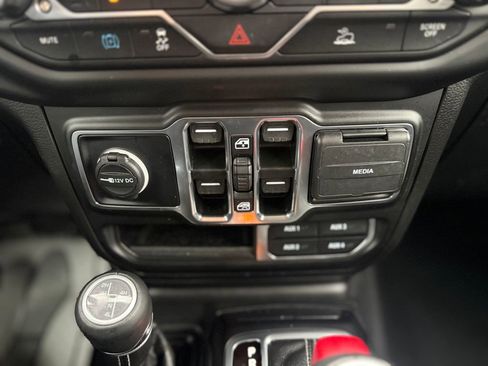 Used 2023 Jeep Wrangler Unlimited Sahara w/ Cold Weather Group image 26