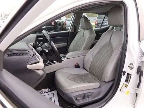 Used 2019 Toyota Camry SE w/ Audio Package image 9