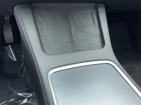 Used 2023 Tesla Model 3 Standard Range image 32