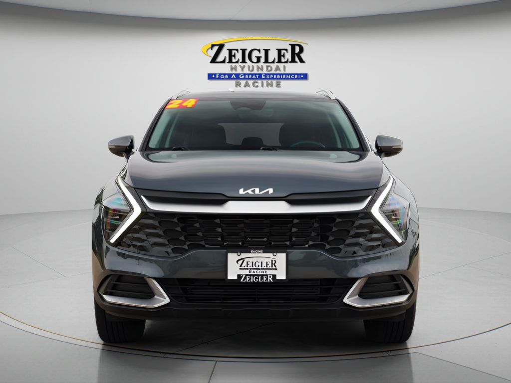 Used 2024 Kia Sportage EX AWD/4WD image 2