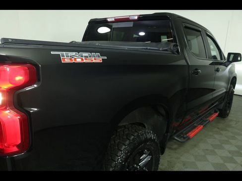 Used 2021 Chevrolet Silverado 1500 LT Trail Boss w/ LT Trail Boss Premium Package image 25