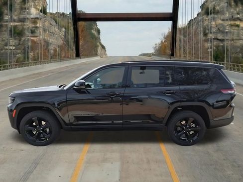New 2026 Jeep Grand Cherokee L Limited RWD image 5