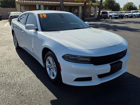 Used 2019 Dodge Charger SXT RWD image 7