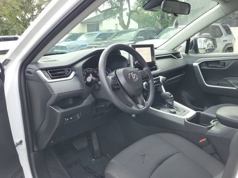 Used 2025 Toyota RAV4 LE AWD/4WD image 10