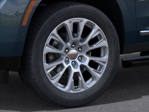 New 2026 GMC Yukon Denali w/ Sun & Power Step Package AWD/4WD image 9