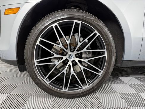 Certified 2024 Porsche Macan AWD/4WD image 15