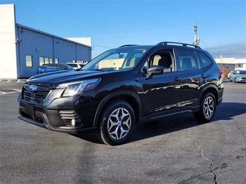 Used 2023 Subaru Forester Premium image 7
