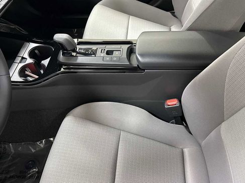 New 2026 Toyota Prius LE image 23