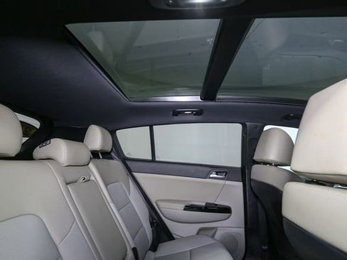 Used 2021 Kia Sportage S w/ S FWD Premium Package image 18