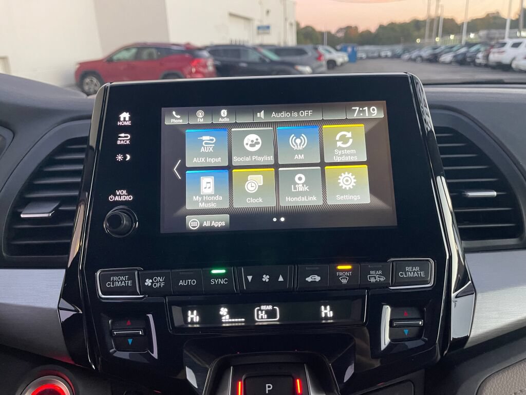 Certified 2024 Honda Odyssey EX image 11