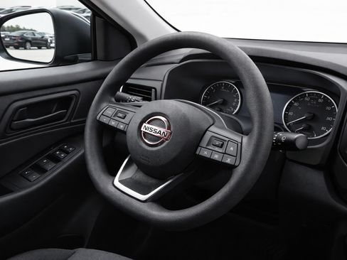 Used 2024 Nissan Rogue S FWD image 14