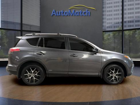 Used 2018 Toyota RAV4 SE w/ Advanced Technology Package AWD/4WD image 13