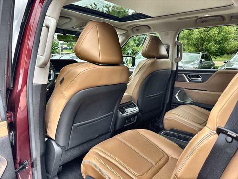 Used 2025 INFINITI QX80 Sensory w/ Premium Cargo Package AWD/4WD image 18